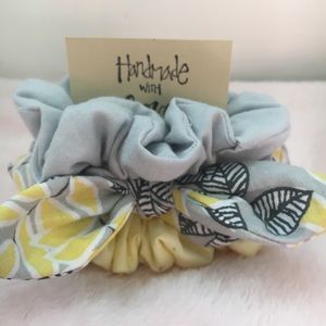 Yellow and grey scrunchie bow set!